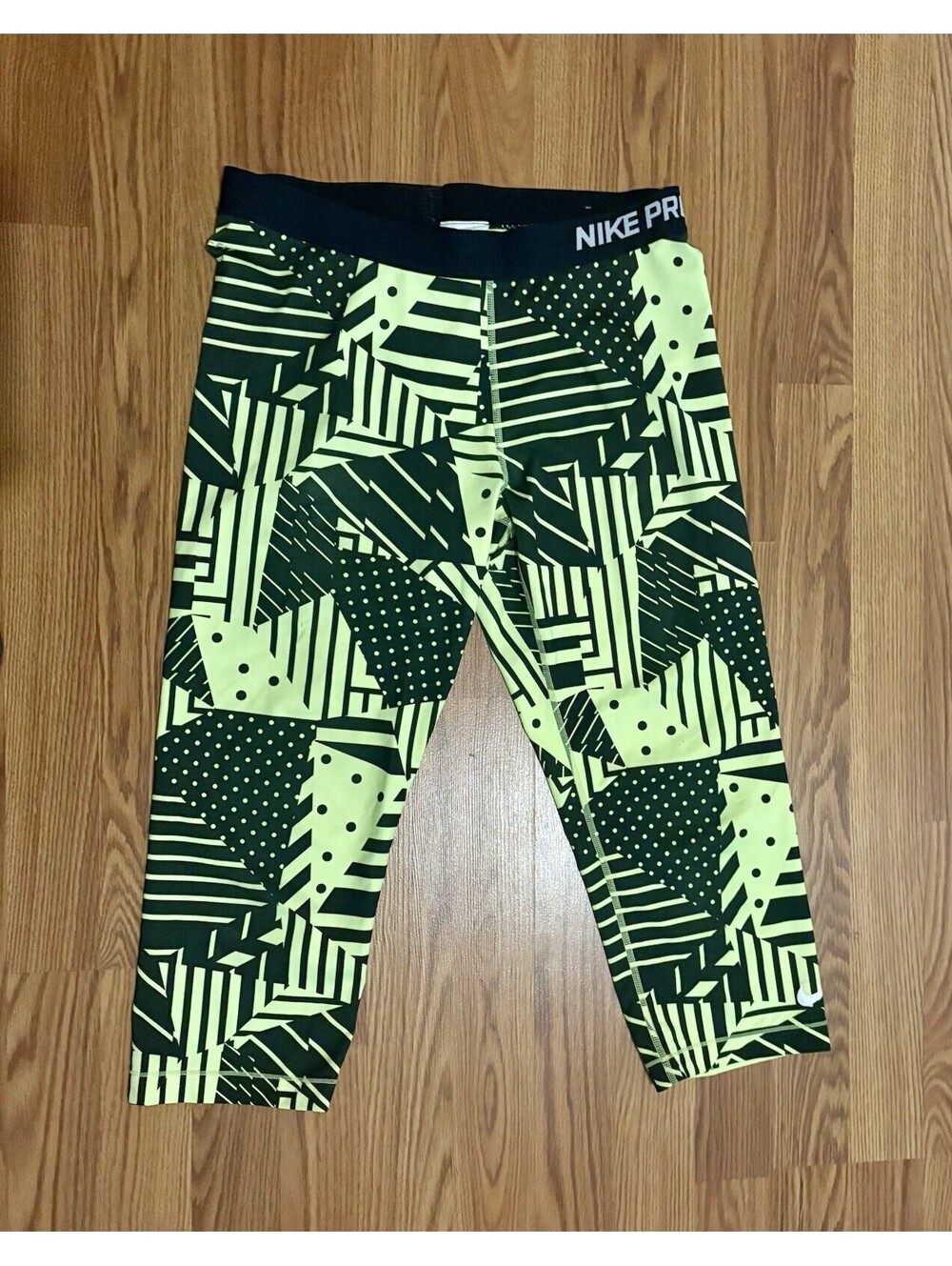 Nike Pro Women’s Capri Leggings Size Xl Excellent Condition